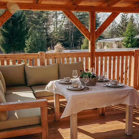 Cztery Pory Roku Z Balia I Sauna Ferienhaus Swornegacie